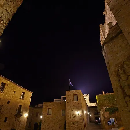 Atrio فندق Caces